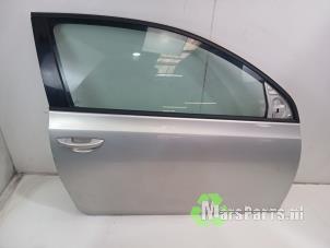 Gebruikte Portier 2Deurs links Volkswagen Golf VI (5K1) 1.4 TSI 122 16V Prijs € 150,00 Margeregeling aangeboden door Autodemontagebedrijf De Mars