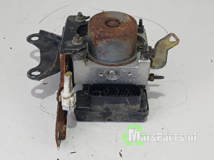 Gebruikte ABS Pomp Toyota Yaris Verso (P2) 1.5 16V Prijs € 50,00 Margeregeling aangeboden door Autodemontagebedrijf De Mars