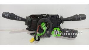 Gebruikte Combischakelaar Stuurkolom Renault Clio IV (5R) 0.9 Energy TCE 90 12V Prijs € 100,00 Margeregeling aangeboden door Autodemontagebedrijf De Mars