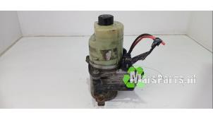 Gebruikte Servopomp Ford Focus C-Max 1.8 16V Prijs € 40,00 Margeregeling aangeboden door Autodemontagebedrijf De Mars