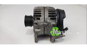 Gebruikte Alternator Volkswagen Caddy III (2KA,2KH,2CA,2CH) 2.0 SDI Prijs € 35,00 Margeregeling aangeboden door Autodemontagebedrijf De Mars