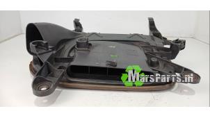 Gebruikte Luchtfilterhuis BMW X5 (E70) xDrive 40d 3.0 24V Prijs € 40,00 Margeregeling aangeboden door Autodemontagebedrijf De Mars