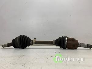 Gebruikte Aandrijfas links-voor Fiat Doblo Cargo (263) 1.3 D Multijet Prijs € 45,00 Margeregeling aangeboden door Autodemontagebedrijf De Mars