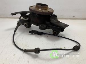 Gebruikte Asschenkel links-voor Fiat Doblo Cargo (263) 1.3 D Multijet Prijs € 75,00 Margeregeling aangeboden door Autodemontagebedrijf De Mars