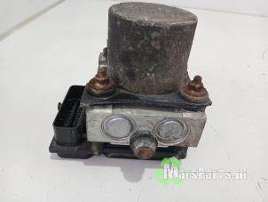 Gebruikte ABS Pomp Renault Trafic New (FL) 2.0 dCi 16V 90 Prijs € 135,00 Margeregeling aangeboden door Autodemontagebedrijf De Mars