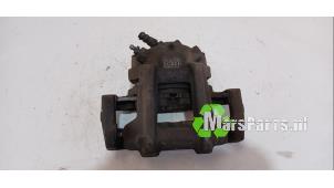 Gebruikte Remklauw (Tang) links-voor BMW 1 serie (F20) 114i 1.6 16V Prijs € 30,00 Margeregeling aangeboden door Autodemontagebedrijf De Mars