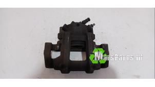 Gebruikte Remklauw (Tang) rechts-voor BMW 1 serie (F20) 114i 1.6 16V Prijs € 40,00 Margeregeling aangeboden door Autodemontagebedrijf De Mars