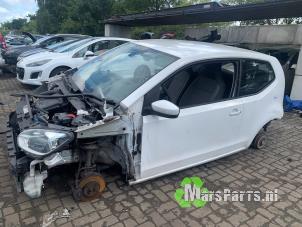 Gebruikte Steekas links-voor Volkswagen Up! (121) 1.0 12V 60 Prijs € 30,00 Margeregeling aangeboden door Autodemontagebedrijf De Mars