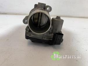 Gebruikte Gasklephuis Ford Focus 3 Wagon 1.0 Ti-VCT EcoBoost 12V 100 Prijs € 35,00 Margeregeling aangeboden door Autodemontagebedrijf De Mars