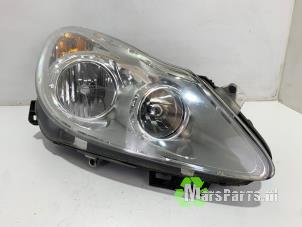 Gebruikte Koplamp rechts Opel Corsa D 1.2 16V Prijs € 75,00 Margeregeling aangeboden door Autodemontagebedrijf De Mars