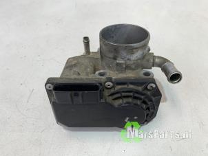 Gebruikte Gasklephuis Fiat Sedici (189) 1.6 16V Dynamic Prijs € 40,00 Margeregeling aangeboden door Autodemontagebedrijf De Mars