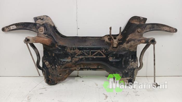 Gebruikte Subframe Peugeot Partner (GC/GF/GG/GJ/GK) 1.6 BlueHDi 100 Prijs € 100,00 Margeregeling aangeboden door Autodemontagebedrijf De Mars