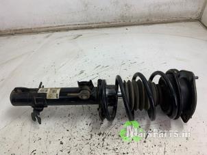 Gebruikte Mac Phersonpoot rechts-voor Mini Clubman (R55) 1.6 16V Cooper Prijs € 40,00 Margeregeling aangeboden door Autodemontagebedrijf De Mars