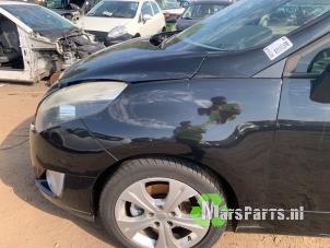 Gebruikte Spatbord links-voor Renault Grand Scénic III (JZ) 1.4 16V TCe 130 Prijs € 50,00 Margeregeling aangeboden door Autodemontagebedrijf De Mars