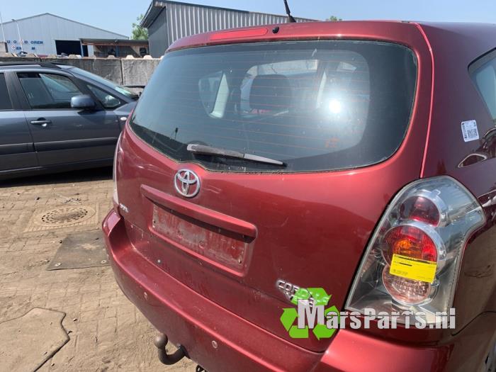 Achterklep van een Toyota Corolla Verso (R10/11) 1.8 16V VVT-i 2004