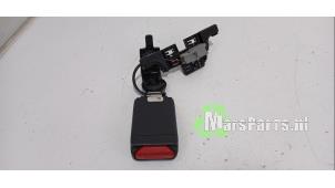 Gebruikte Veiligheidsgordel Insteek links-achter Tesla Model 3 Long Range AWD 75 kWh Prijs € 25,00 Margeregeling aangeboden door Autodemontagebedrijf De Mars