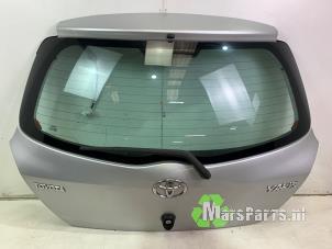 Gebruikte Achterklep Toyota Yaris II (P9) 1.33 16V Dual VVT-I Prijs € 125,00 Margeregeling aangeboden door Autodemontagebedrijf De Mars