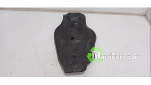 Gebruikte Afdekplaat diversen Tesla Model 3 Long Range AWD 75 kWh Prijs € 30,00 Margeregeling aangeboden door Autodemontagebedrijf De Mars