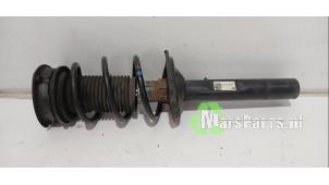 Gebruikte Schokdemperpoot rechts-voor Volkswagen Golf VII (AUA) 1.6 TDI BMT 16V Prijs € 55,00 Margeregeling aangeboden door Autodemontagebedrijf De Mars