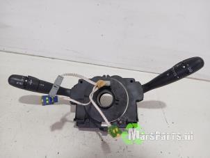Gebruikte Combischakelaar Stuurkolom Peugeot 206 (2A/C/H/J/S) 1.4 XR,XS,XT,Gentry Prijs € 145,00 Margeregeling aangeboden door Autodemontagebedrijf De Mars