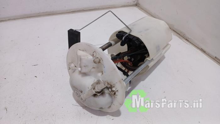 Benzinepomp van een Fiat 500 (312) 1.4 16V 2010