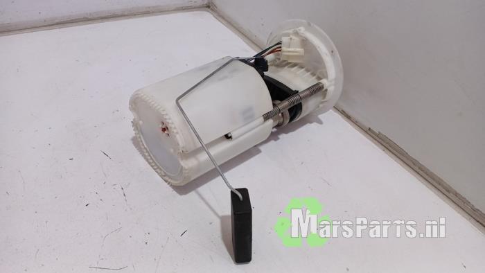 Benzinepomp van een Fiat 500 (312) 1.4 16V 2010
