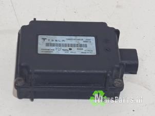 Gebruikte Garagedeur opener Tesla Model S 85 Prijs € 40,00 Margeregeling aangeboden door Autodemontagebedrijf De Mars