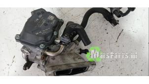 Gebruikte Gasklephuis Volkswagen Golf VII (AUA) 2.0 TDI 16V Prijs € 45,00 Margeregeling aangeboden door Autodemontagebedrijf De Mars