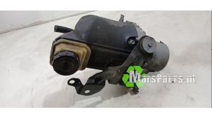 Gebruikte Stuurpomp Renault Laguna III (BT) 2.0 16V Prijs € 125,00 Margeregeling aangeboden door Autodemontagebedrijf De Mars