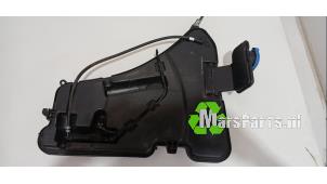 Gebruikte Ruitensproeiertank voor BMW 7 serie (G11/12) 740e,Le Prijs € 30,00 Margeregeling aangeboden door Autodemontagebedrijf De Mars