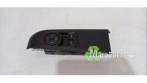 Gebruikte Ruit schakelaar elektrisch Ford Transit Courier 1.6 TDCi Prijs € 25,00 Margeregeling aangeboden door Autodemontagebedrijf De Mars