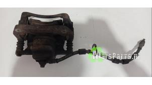 Gebruikte Remklauw (Tang) links-voor Ford Transit Courier 1.6 TDCi Prijs € 40,00 Margeregeling aangeboden door Autodemontagebedrijf De Mars