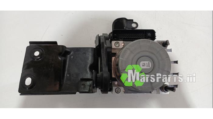 Gebruikte ABS Pomp Volkswagen Golf VII (AUA) 2.0 GTI 16V Performance Package Prijs € 80,00 Margeregeling aangeboden door Autodemontagebedrijf De Mars