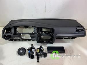 Gebruikte Airbag set + dashboard Volkswagen Golf VII (AUA) 2.0 GTI 16V Performance Package Prijs € 1.000,00 Margeregeling aangeboden door Autodemontagebedrijf De Mars