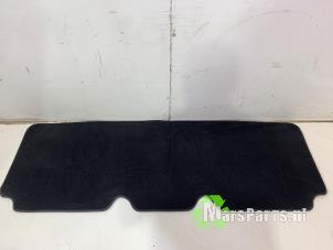 Gebruikte Kofferbak Mat Tesla Model S 85 Prijs € 100,00 Margeregeling aangeboden door Autodemontagebedrijf De Mars