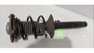 Gebruikte Schokdemperpoot links-voor BMW 1 serie (F20) 114i 1.6 16V Prijs € 85,00 Margeregeling aangeboden door Autodemontagebedrijf De Mars