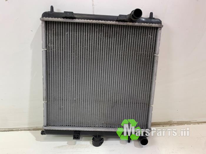 Gebruikte Radiateur Peugeot 208 I (CA/CC/CK/CL) 1.2 Vti 12V PureTech 82 Prijs € 45,00 Margeregeling aangeboden door Autodemontagebedrijf De Mars