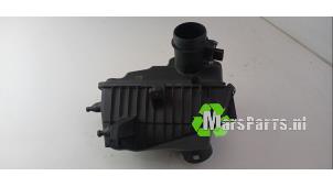 Gebruikte Luchtfilterhuis Nissan Qashqai (J10) 1.6 16V Prijs € 100,00 Margeregeling aangeboden door Autodemontagebedrijf De Mars