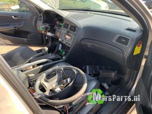 Gebruikte Selectiehendel automaat Volvo XC70 (SZ) XC70 2.4 T 20V Prijs € 100,00 Margeregeling aangeboden door Autodemontagebedrijf De Mars