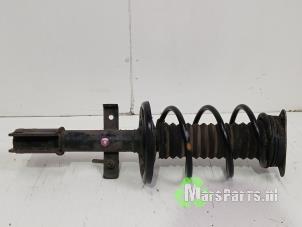 Gebruikte Mac Phersonpoot links-voor Renault Clio IV Estate/Grandtour (7R) 0.9 Energy TCE 12V Prijs € 50,00 Margeregeling aangeboden door Autodemontagebedrijf De Mars