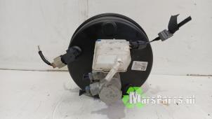 Gebruikte Rembekrachtiger Ford Transit Custom 2.0 EcoBlue 136 Prijs € 245,00 Margeregeling aangeboden door Autodemontagebedrijf De Mars