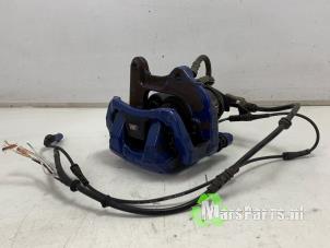 Gebruikte Remklauw (Tang) links-achter BMW 7 serie (G11/12) 740e,Le Prijs € 200,00 Margeregeling aangeboden door Autodemontagebedrijf De Mars