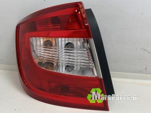 Gebruikte Achterlicht links Skoda Rapid 1.2 TSI Prijs € 100,00 Margeregeling aangeboden door Autodemontagebedrijf De Mars