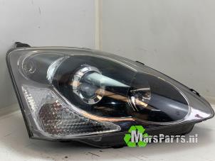 Gebruikte Rechter Koplamp Honda Civic (EP/EU) 1.4 16V Prijs € 40,00 Margeregeling aangeboden door Autodemontagebedrijf De Mars