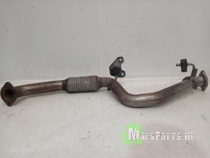 Gebruikte Uitlaat Middendemper Jeep Compass II (MP) 1.3 4XE 240 16V 4x4 Prijs € 260,00 Margeregeling aangeboden door Autodemontagebedrijf De Mars