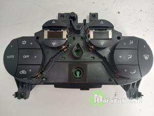 Gebruikte Chaufage Bedieningspaneel Fiat 500 (312) 0.9 TwinAir 80 Prijs € 70,00 Margeregeling aangeboden door Autodemontagebedrijf De Mars