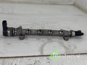 Gebruikte Injector brug Volkswagen Golf VII (AUA) 2.0 TDI 16V Prijs € 65,00 Margeregeling aangeboden door Autodemontagebedrijf De Mars