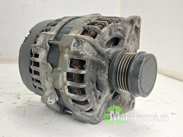 Dynamo van een Mercedes-AMG CLA Shooting Brake AMG (117.9) 2.0 CLA-45 AMG Turbo 16V 2017