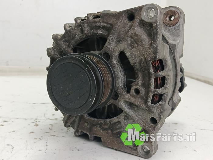 Dynamo van een Mercedes-AMG CLA Shooting Brake AMG (117.9) 2.0 CLA-45 AMG Turbo 16V 2017