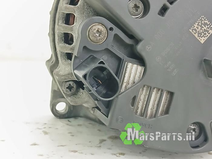 Dynamo van een Mercedes-AMG CLA Shooting Brake AMG (117.9) 2.0 CLA-45 AMG Turbo 16V 2017